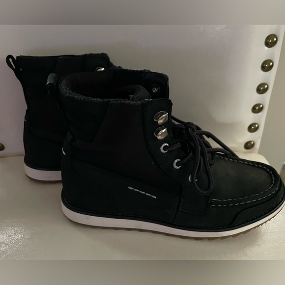 Sperry Top-Slider Dockyard Boots- Boy’s Size 2M, Black - Picture 2 of 6